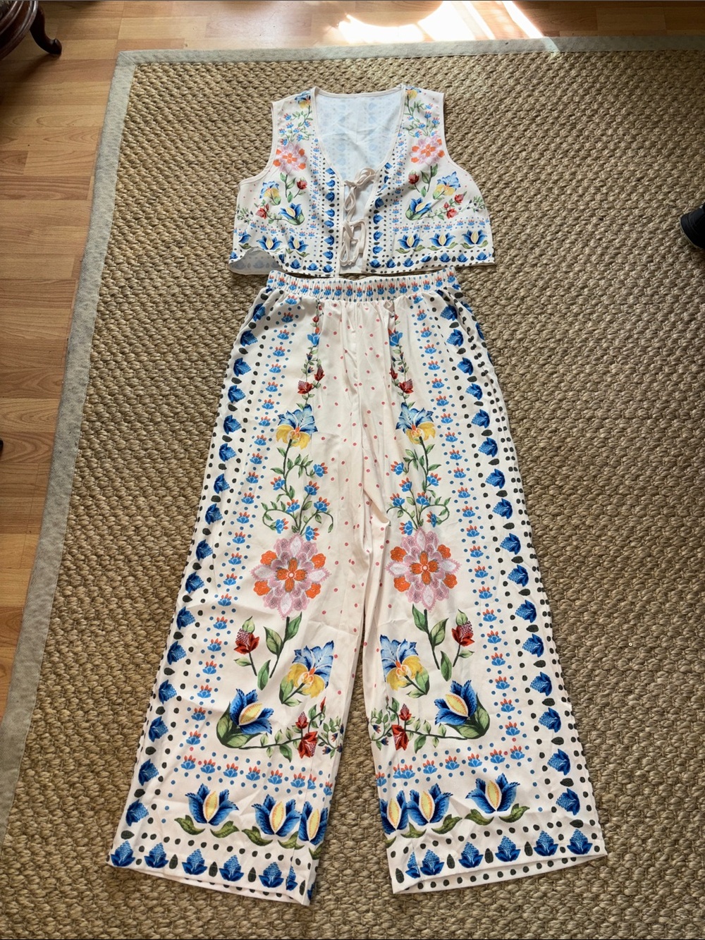Wide-Leg Set in Cream with Blue Floral Print